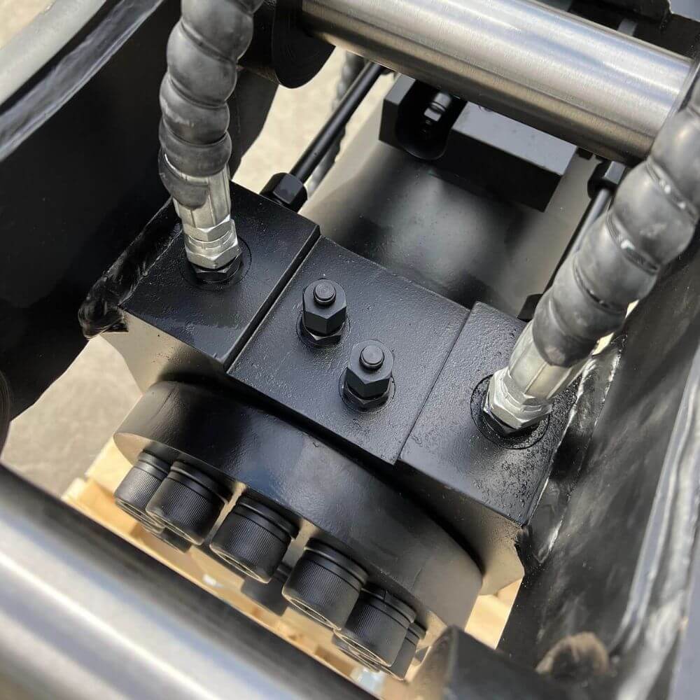 Excavator Attachment Hydraulic Tilting Hitch